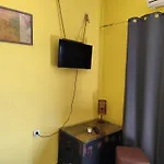 Albania Loft אכסניה *