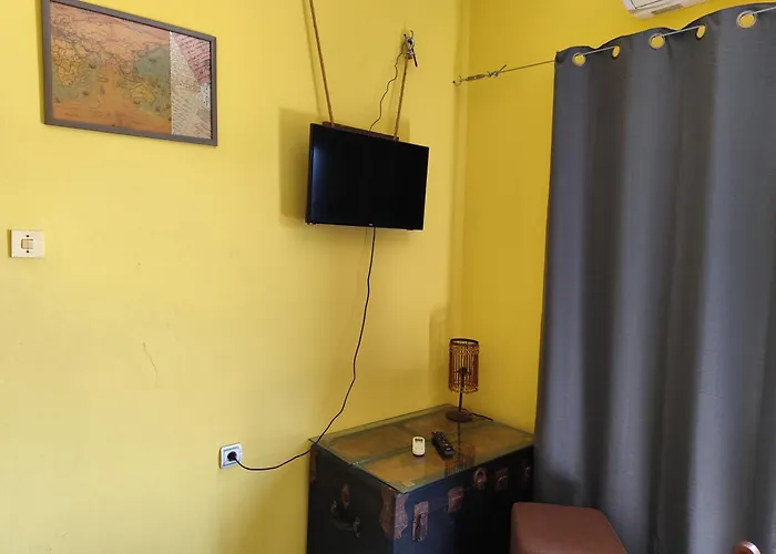 Albania Loft Hostel *